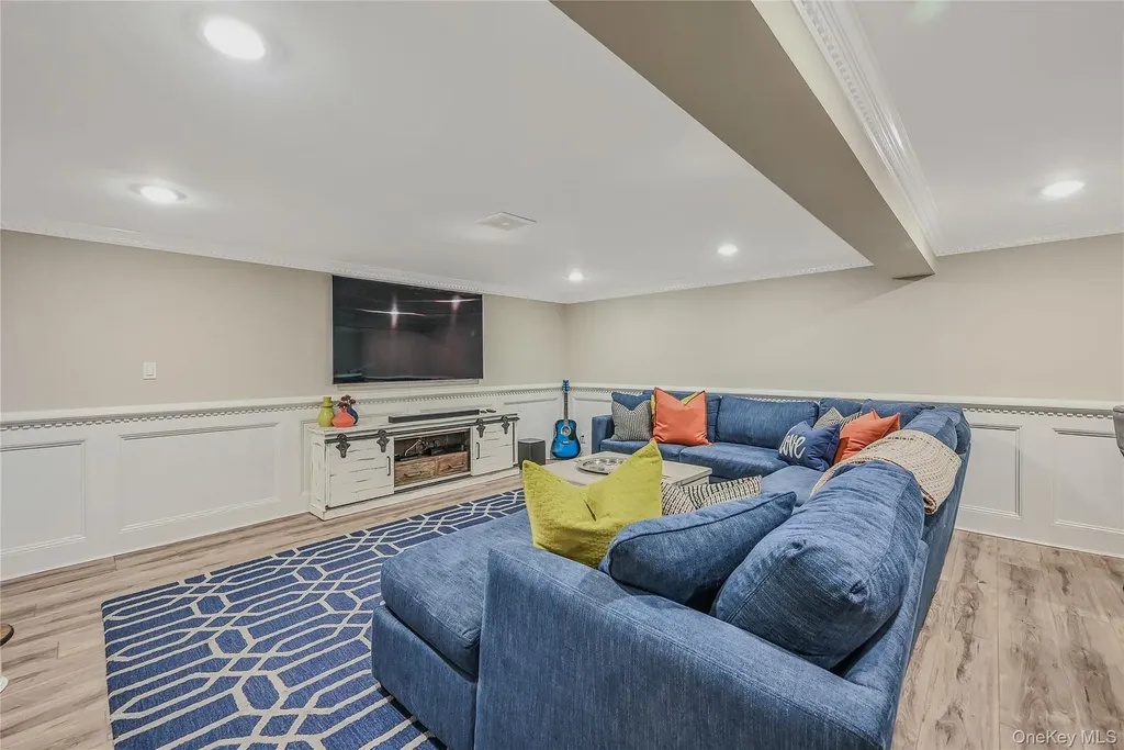 8 Harmony Court Syosset NY 11791