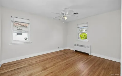 517 E Broadway Long Beach NY 11561