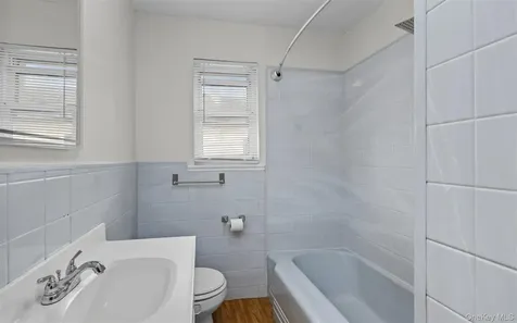 517 E Broadway Long Beach NY 11561