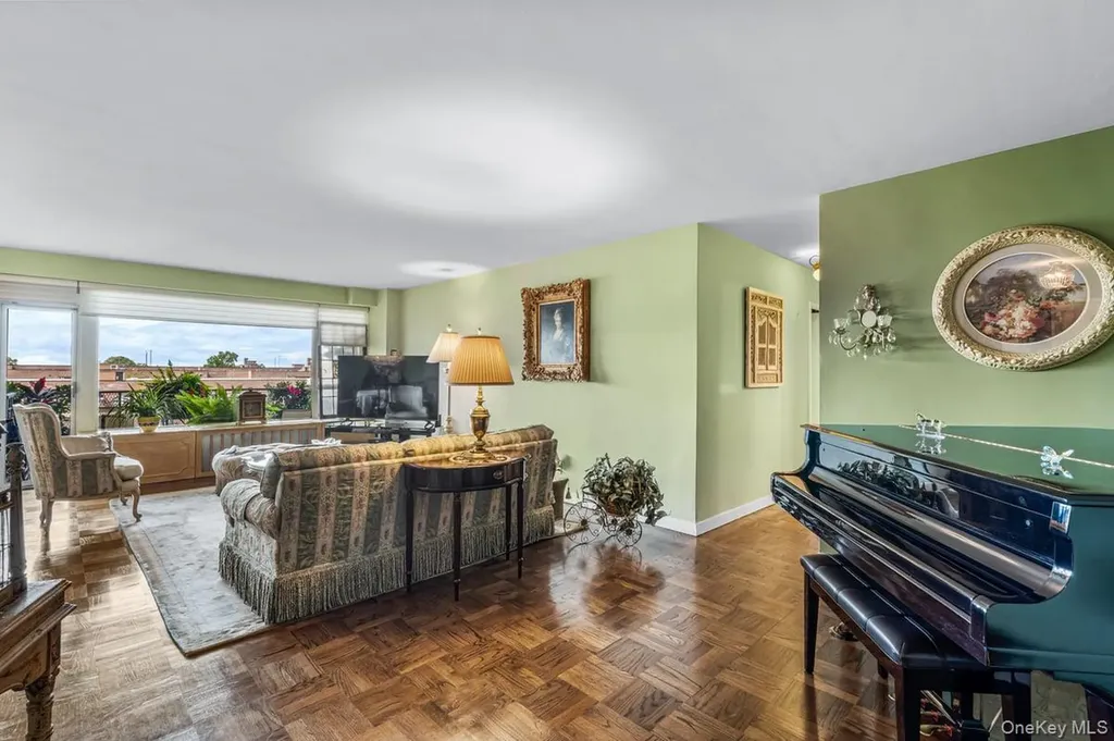 166-25 Powells Cove Boulevard Beechhurst NY 11357