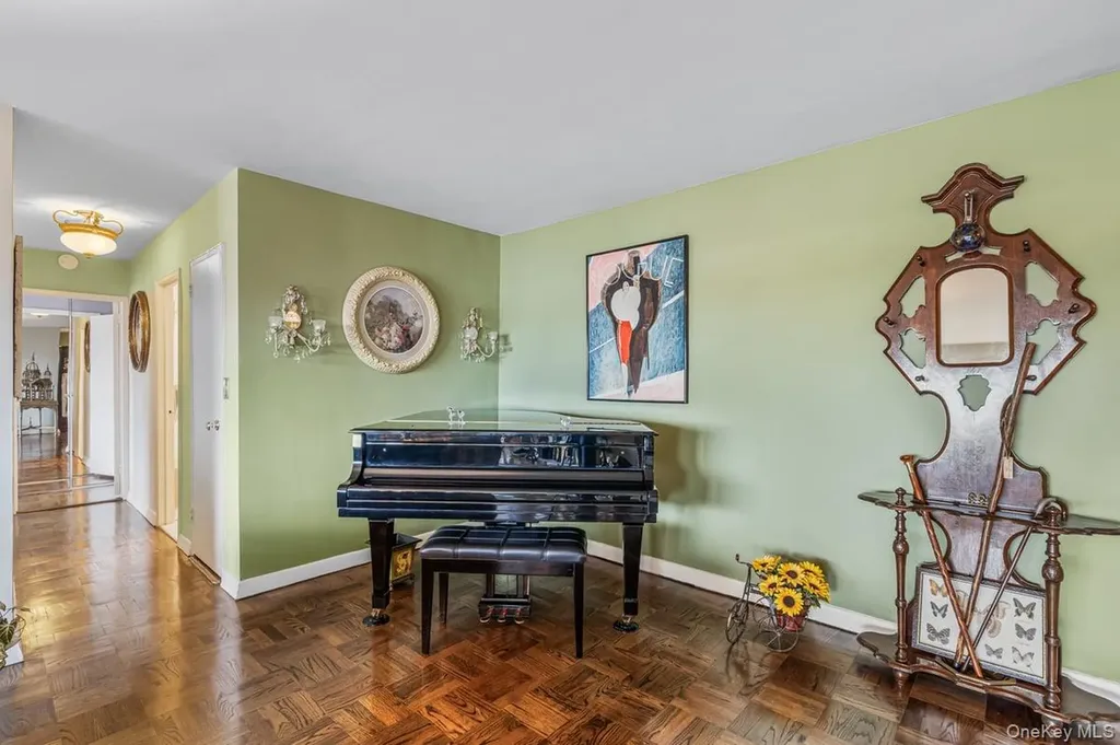 166-25 Powells Cove Boulevard Beechhurst NY 11357