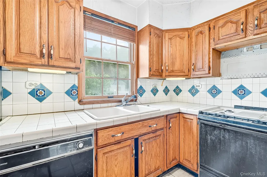 2430 Morgan Avenue Bronx NY 10469