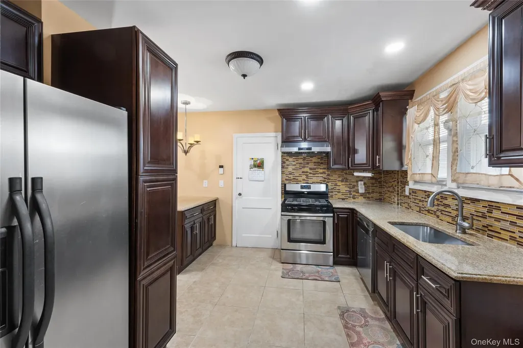 93 Vermont Avenue Hempstead NY 11550
