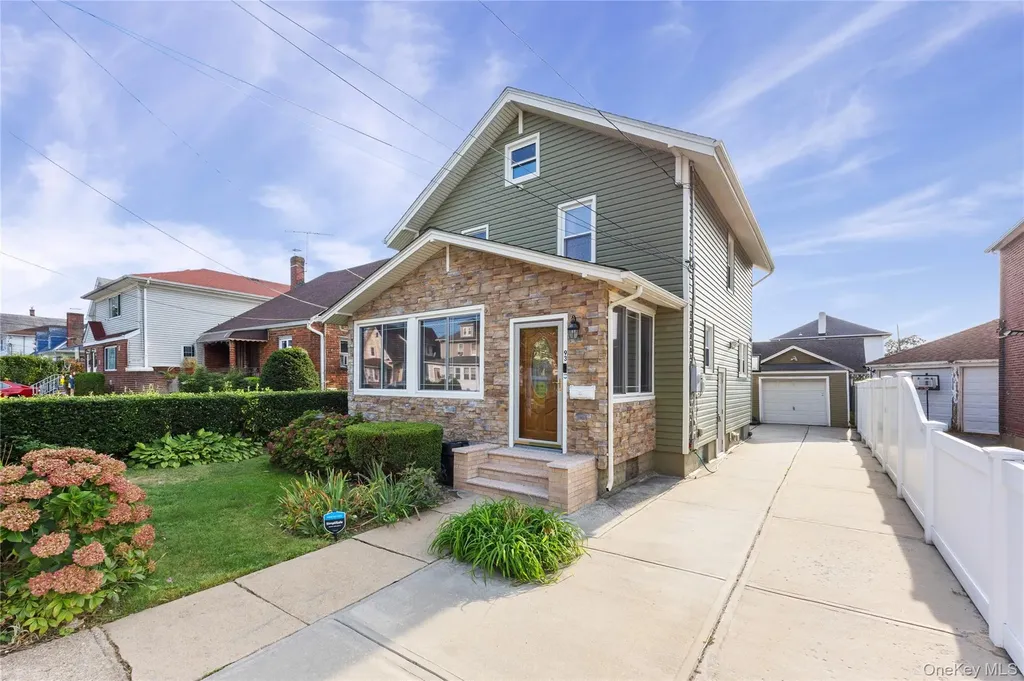 93 Vermont Avenue Hempstead NY 11550