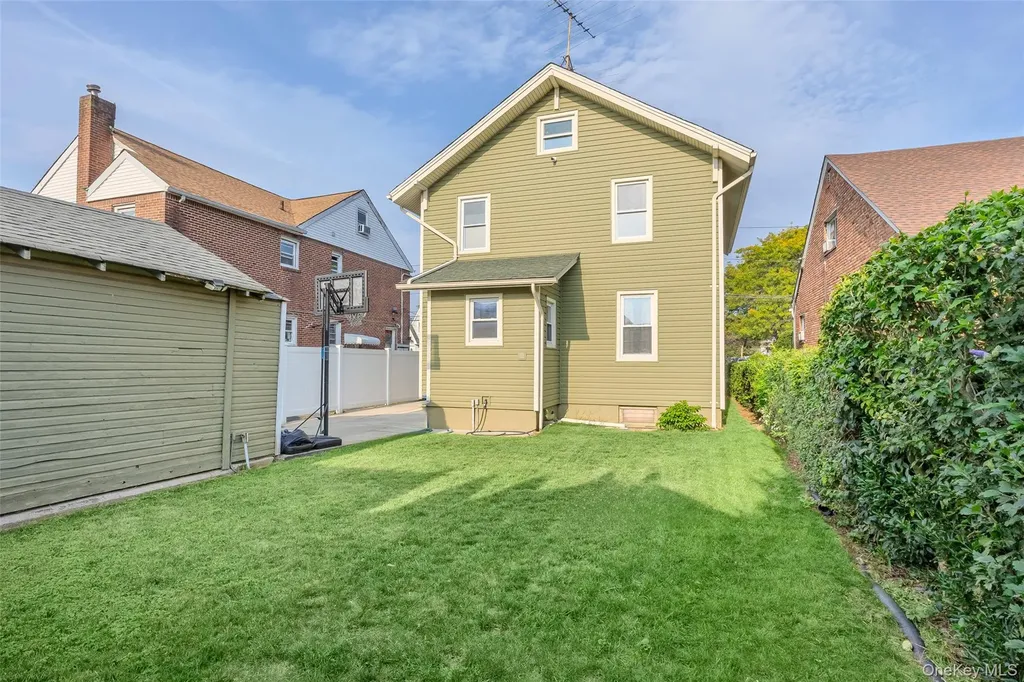 93 Vermont Avenue Hempstead NY 11550