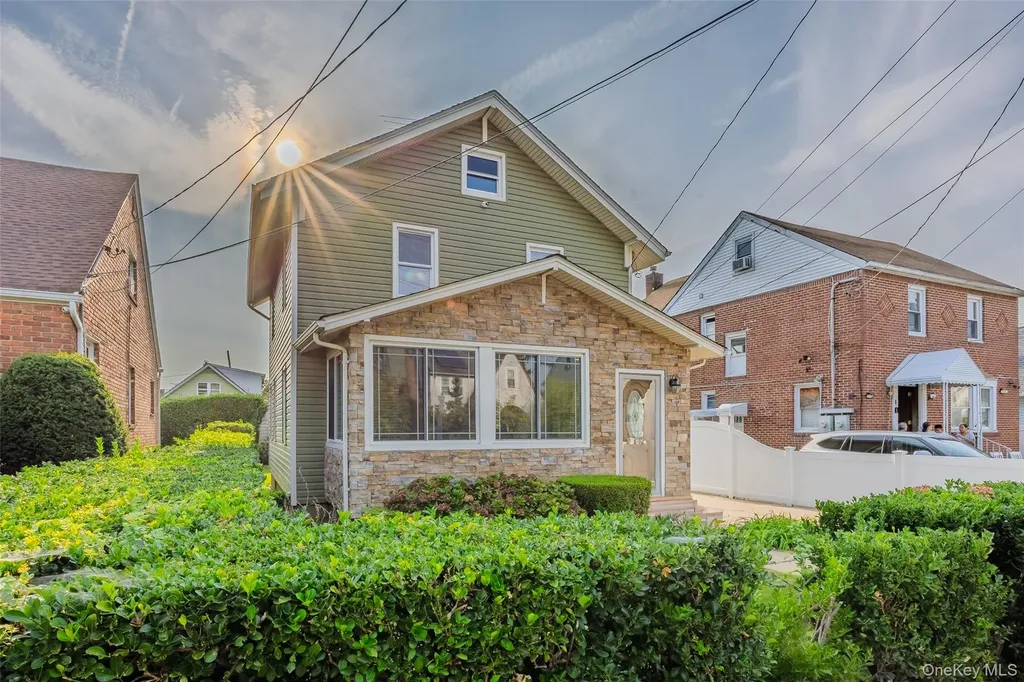 93 Vermont Avenue Hempstead NY 11550
