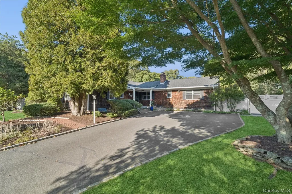9 Monte Lane Center Moriches NY 11934