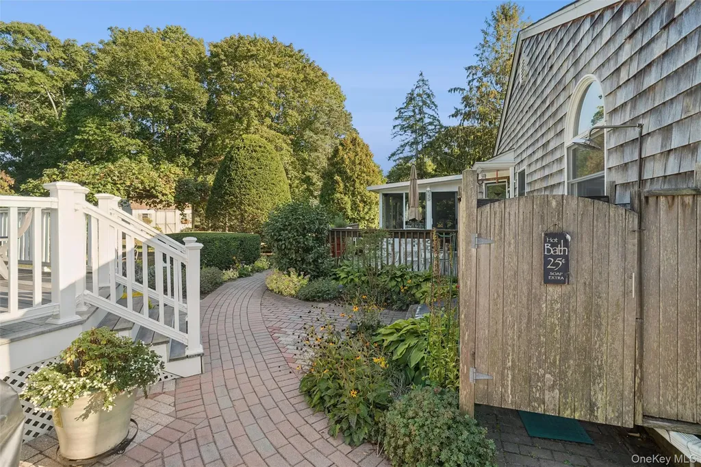 9 Monte Lane Center Moriches NY 11934