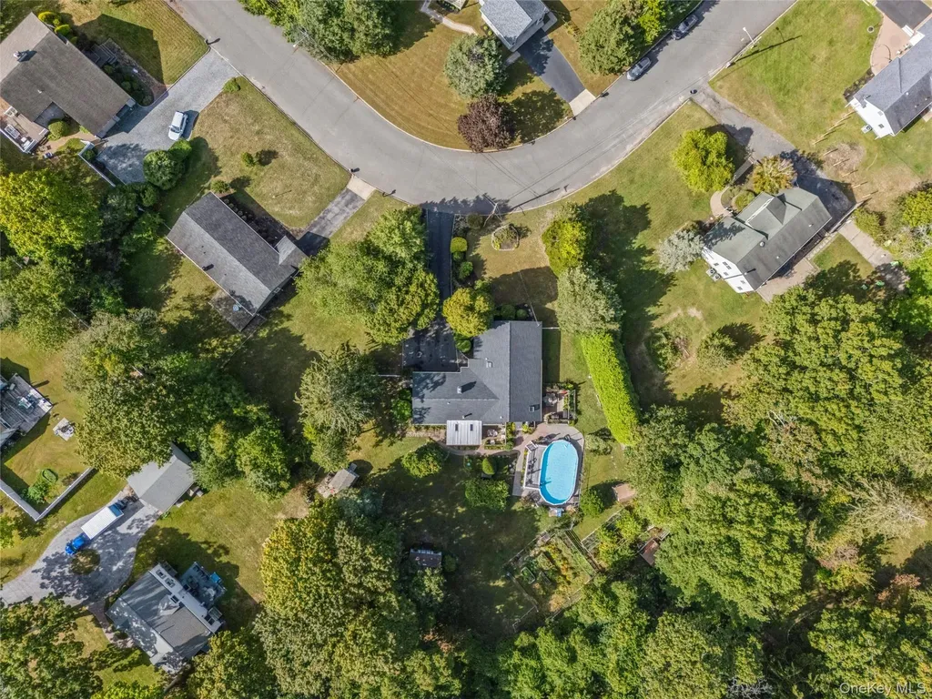 9 Monte Lane Center Moriches NY 11934