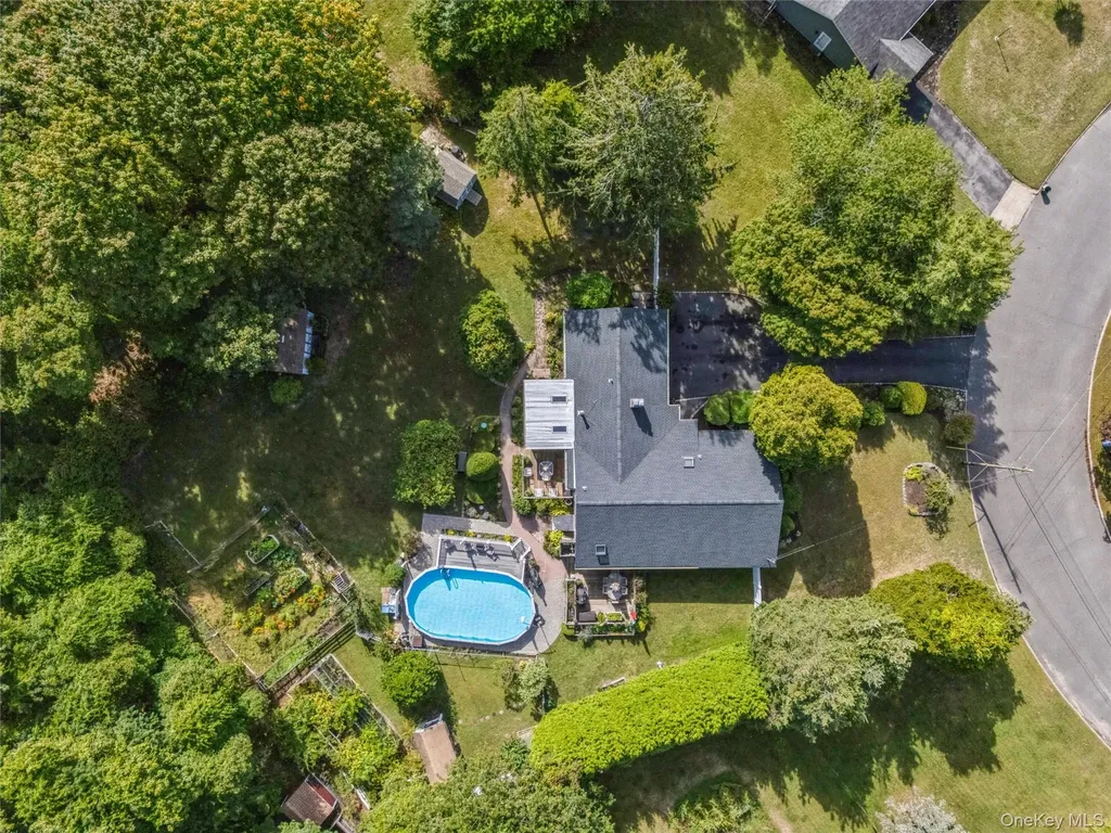 9 Monte Lane Center Moriches NY 11934
