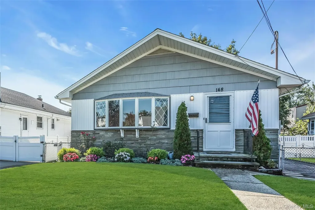 148 William Street Valley Stream NY 11580