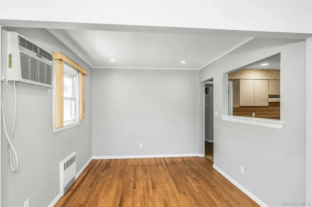 148 William Street Valley Stream NY 11580