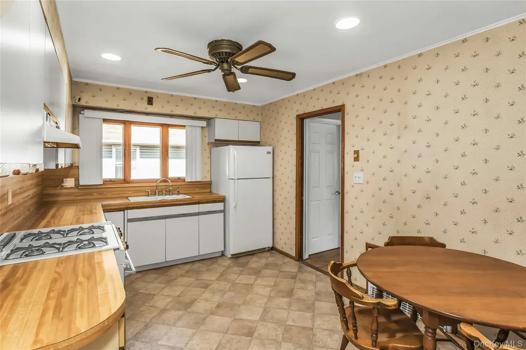 148 William Street Valley Stream NY 11580