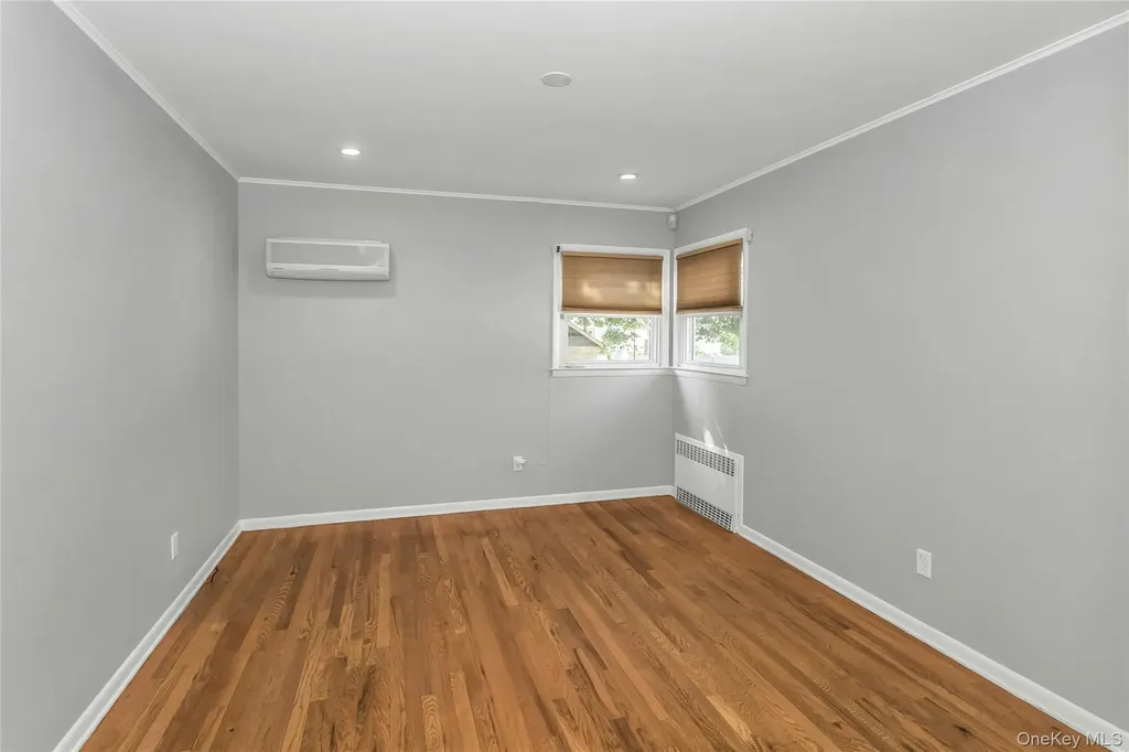 148 William Street Valley Stream NY 11580