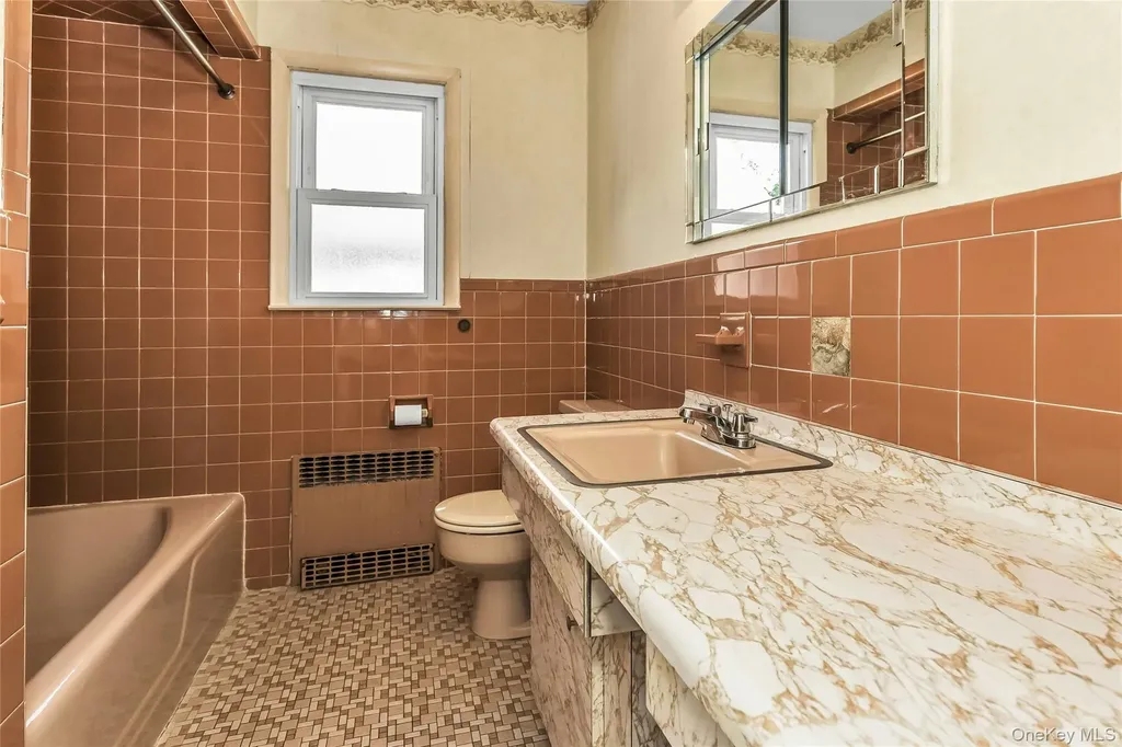 148 William Street Valley Stream NY 11580