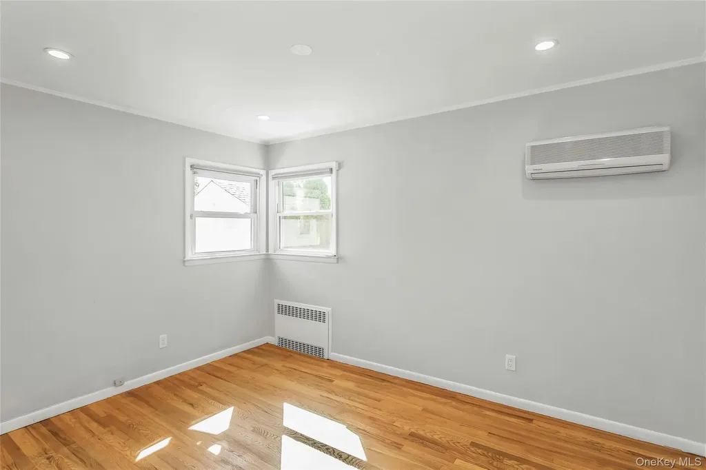 148 William Street Valley Stream NY 11580