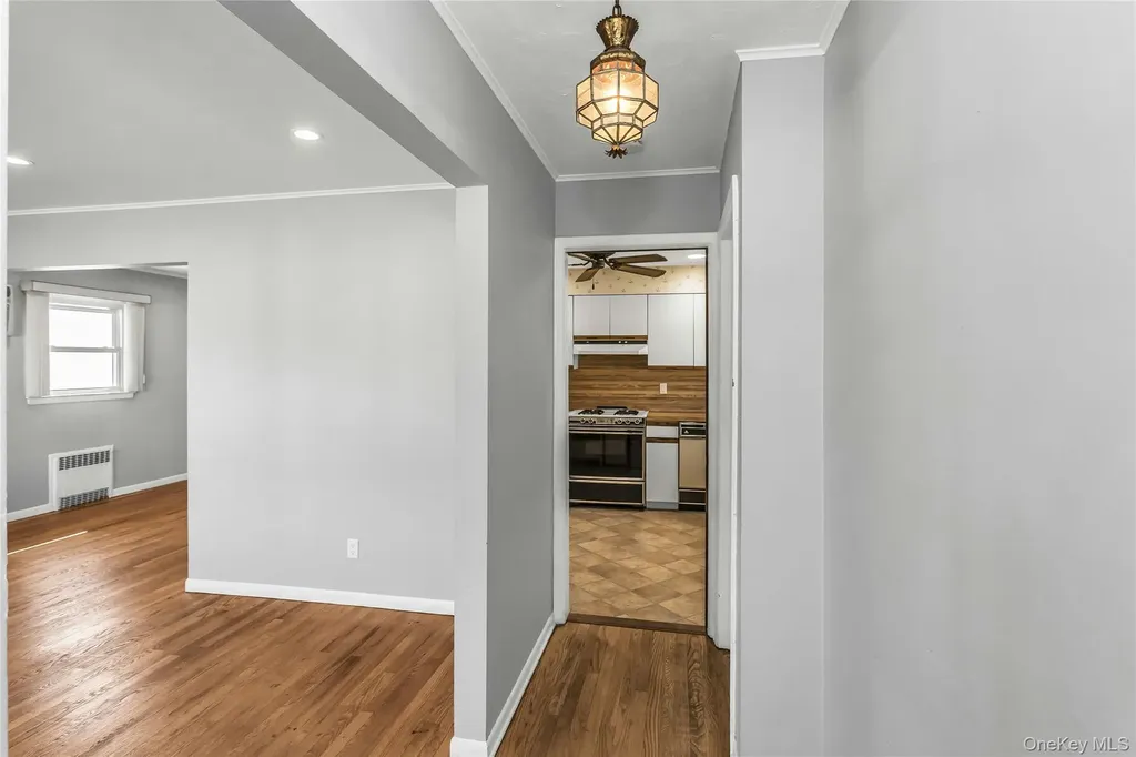 148 William Street Valley Stream NY 11580