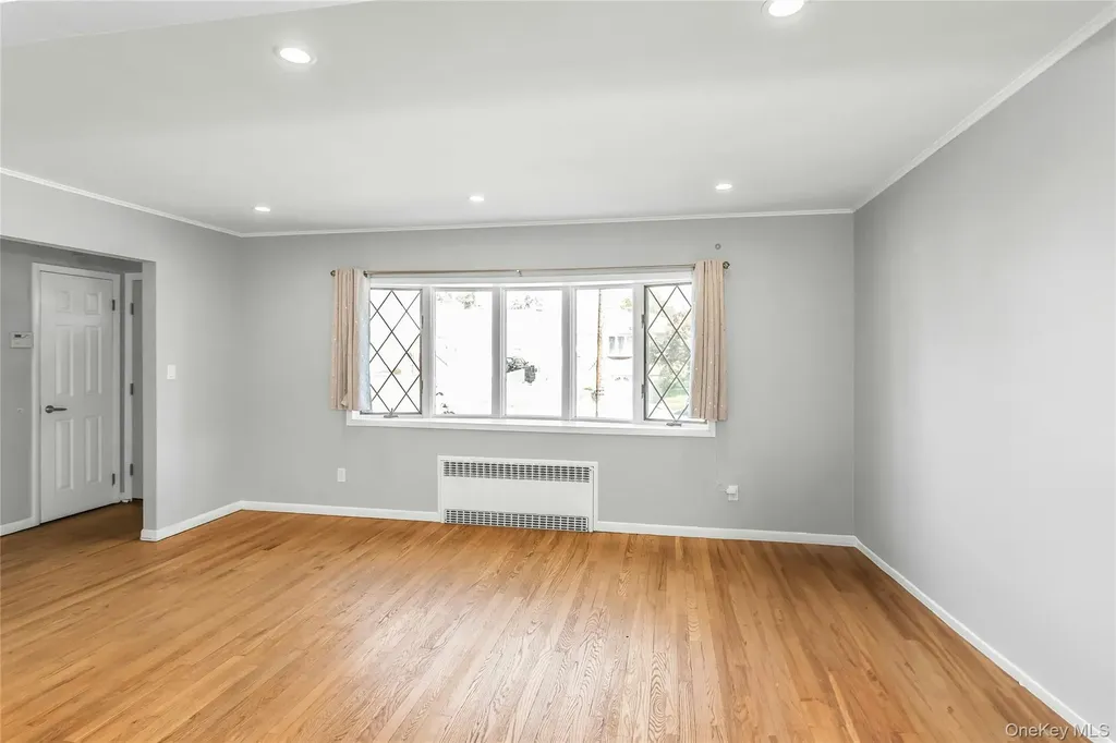 148 William Street Valley Stream NY 11580