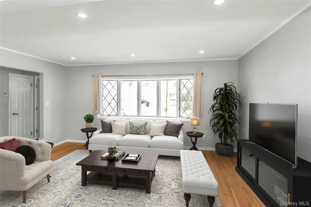148 William Street Valley Stream NY 11580