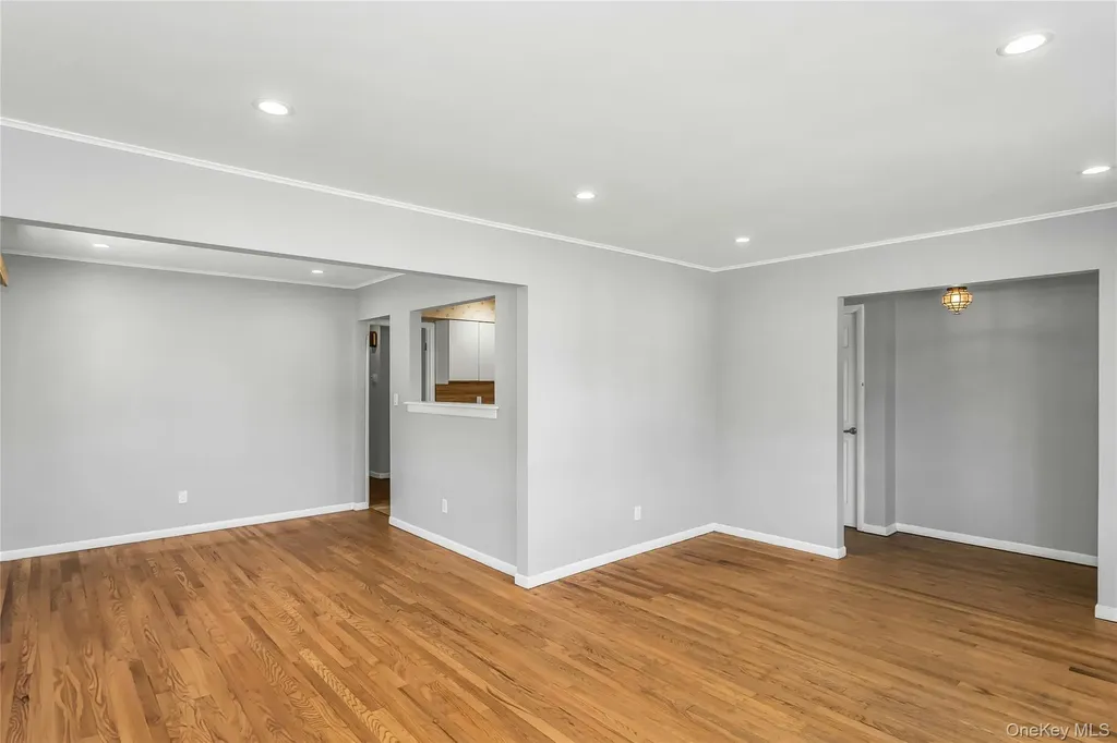 148 William Street Valley Stream NY 11580