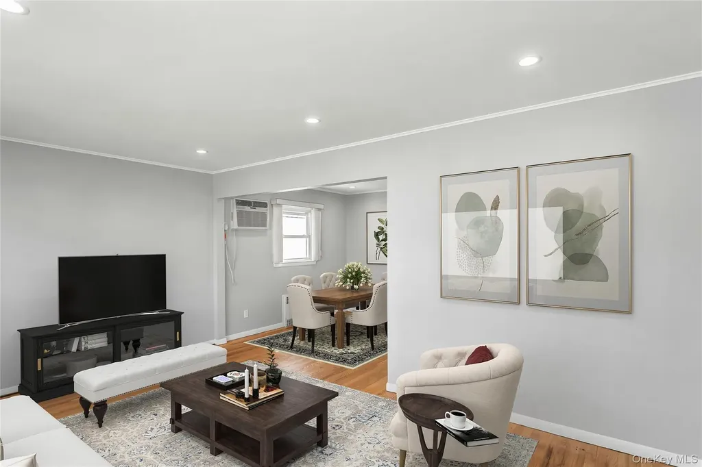 148 William Street Valley Stream NY 11580