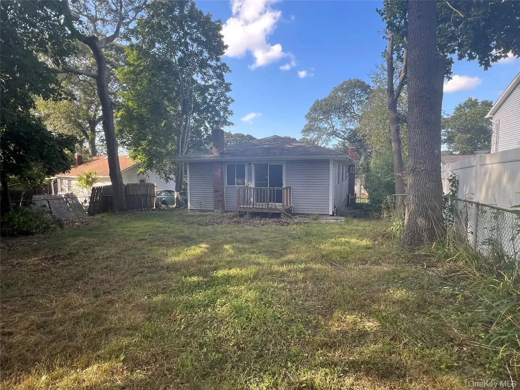 10 Cedarhurst Avenue Selden NY 11784