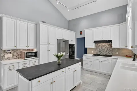 57 Chester Court Cortlandt Manor NY 10567