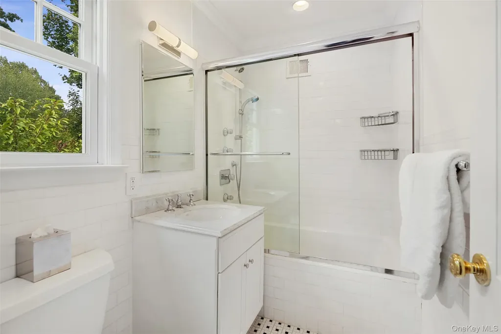 9 Hazelton Drive Scarsdale NY 10583