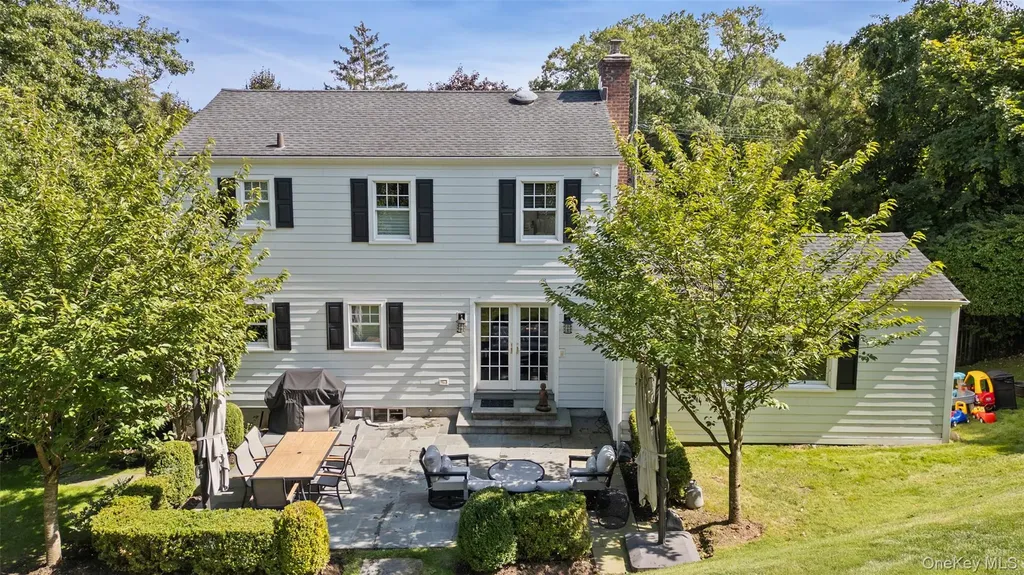 9 Hazelton Drive Scarsdale NY 10583