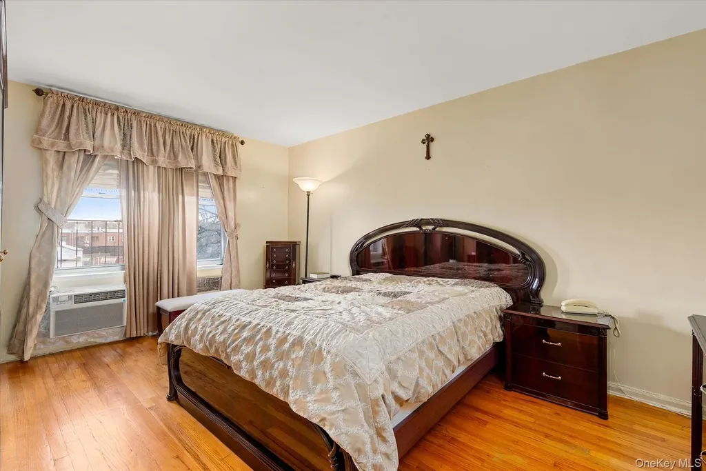 60-11 Broadway Woodside NY 11377