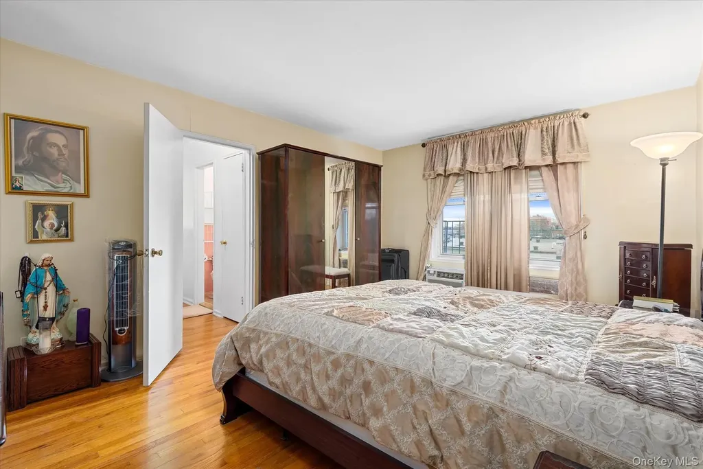 60-11 Broadway Woodside NY 11377