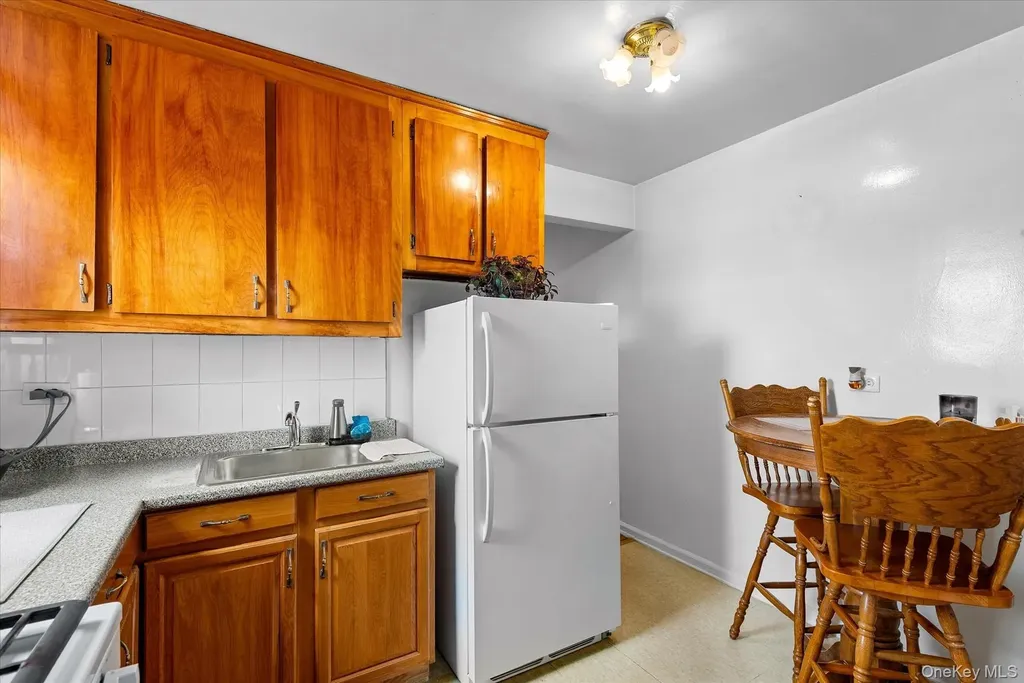 60-11 Broadway Woodside NY 11377