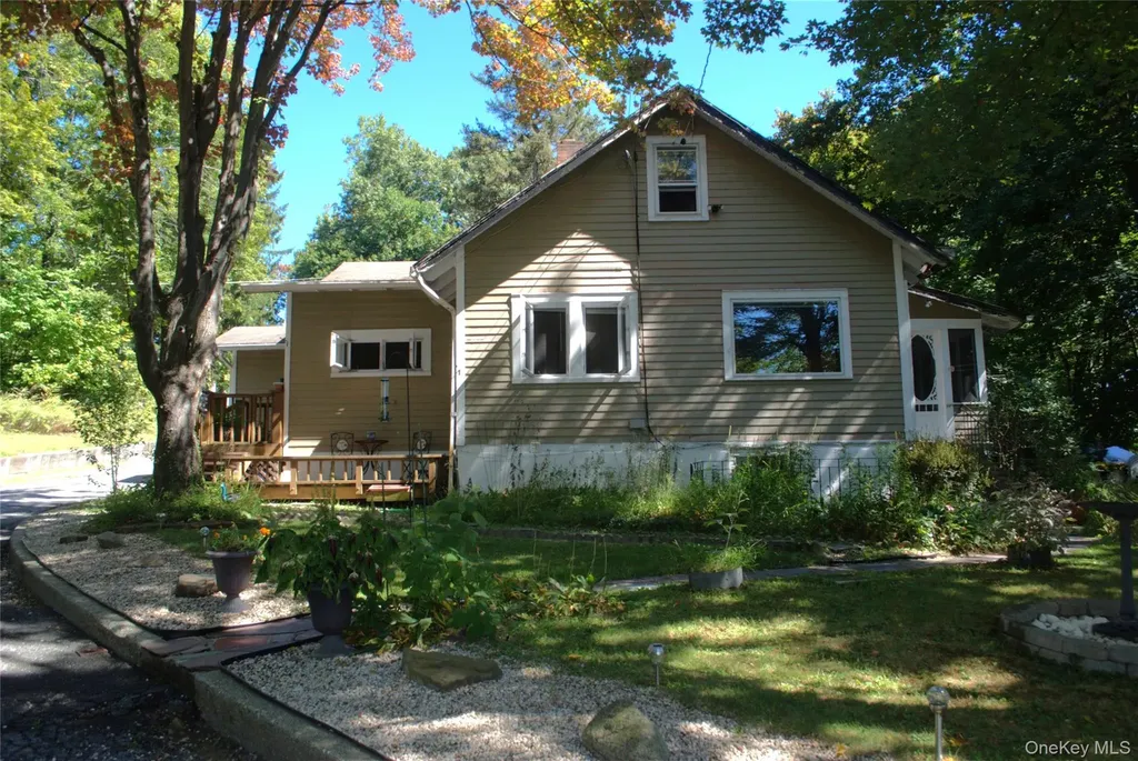 1824 Seabury Place Peekskill NY 10566