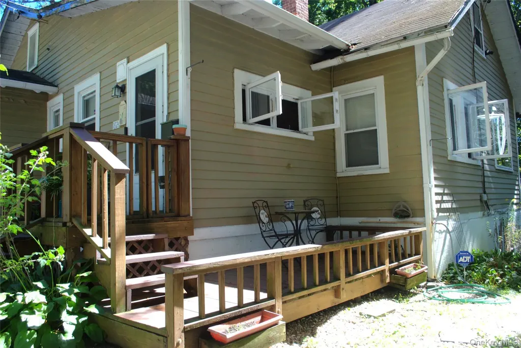 1824 Seabury Place Peekskill NY 10566