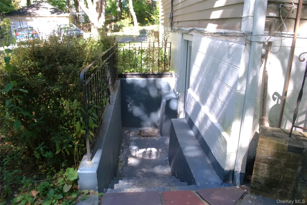 1824 Seabury Place Peekskill NY 10566