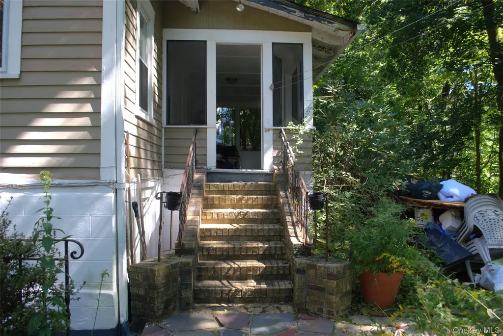 1824 Seabury Place Peekskill NY 10566