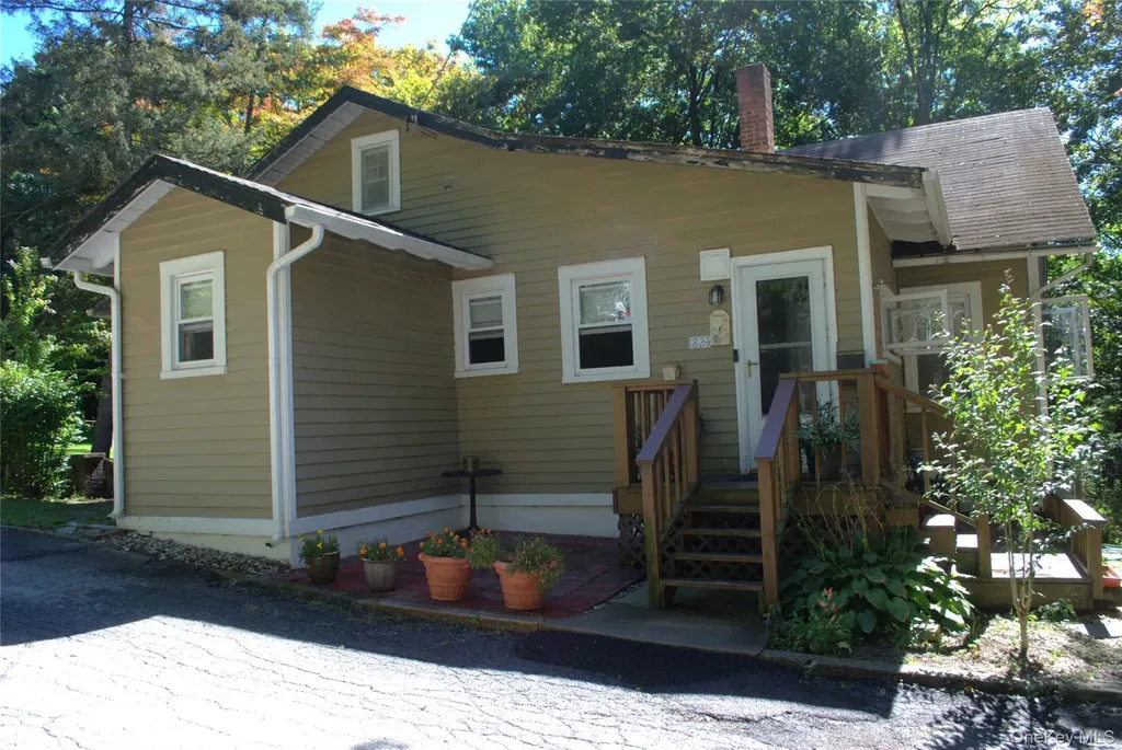 1824 Seabury Place Peekskill NY 10566