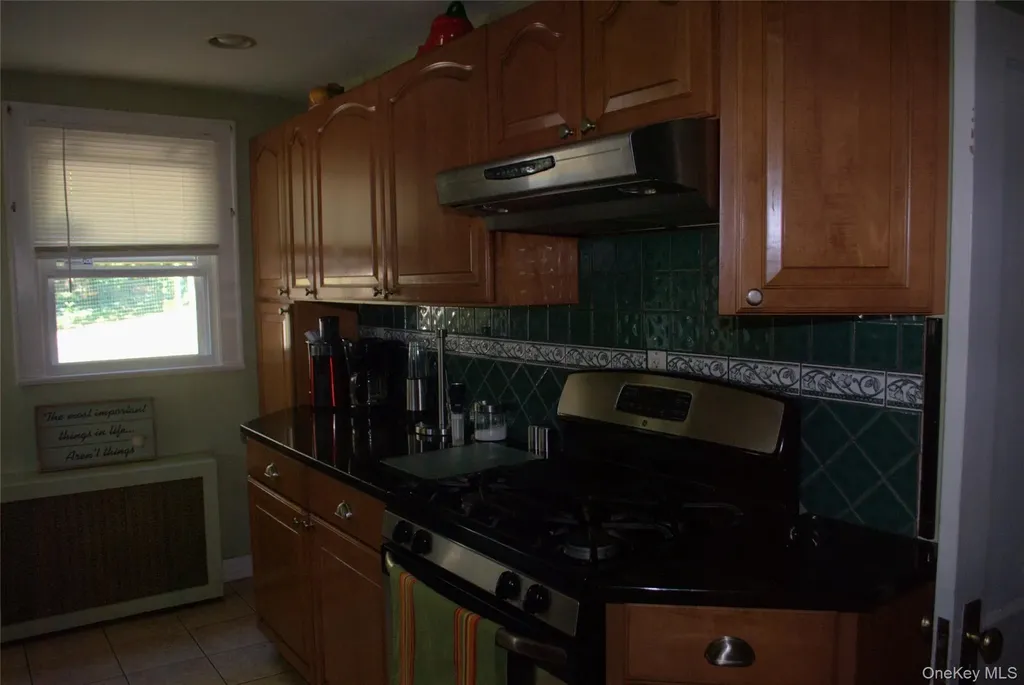 1824 Seabury Place Peekskill NY 10566