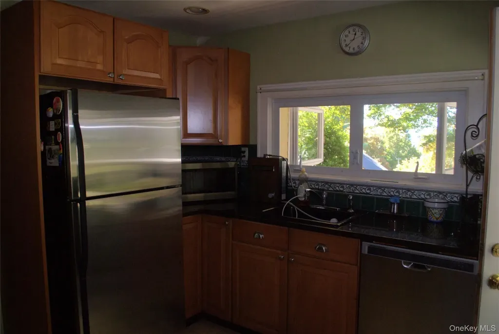 1824 Seabury Place Peekskill NY 10566