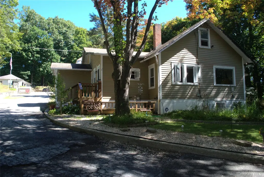 1824 Seabury Place Peekskill NY 10566