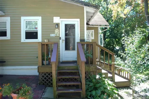1824 Seabury Place Peekskill NY 10566