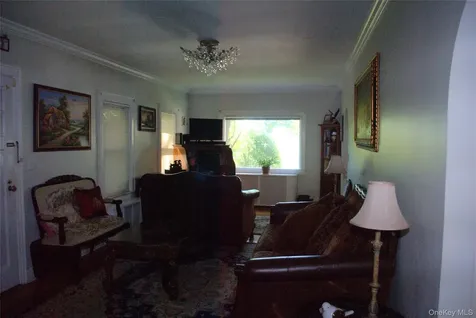1824 Seabury Place Peekskill NY 10566