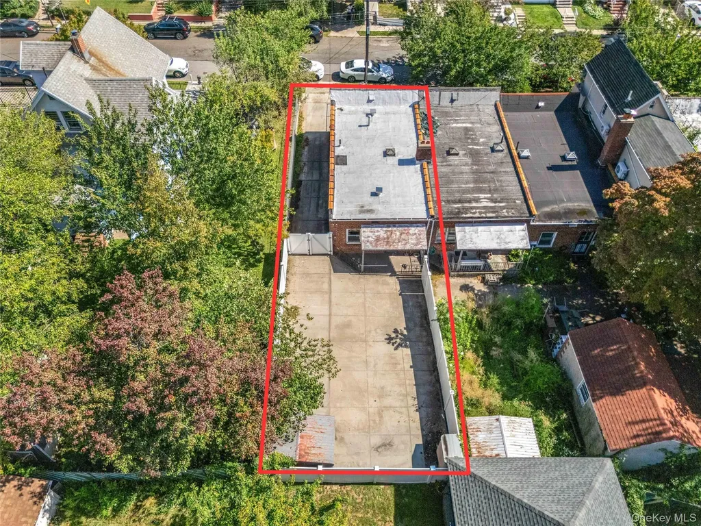 38-30 215th Place Bayside NY 11361