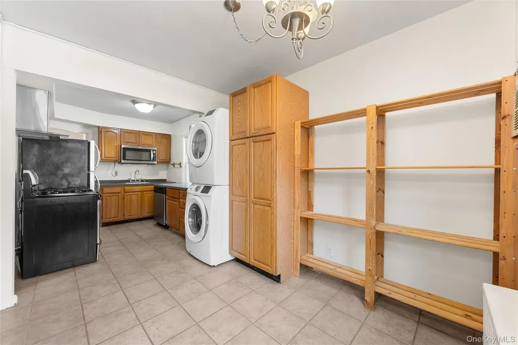 38-30 215th Place Bayside NY 11361