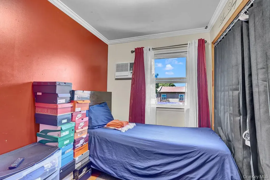 516 Elton Street Brooklyn NY 11208