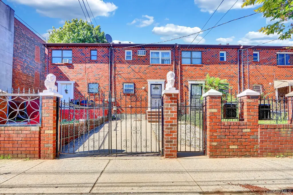 516 Elton Street Brooklyn NY 11208