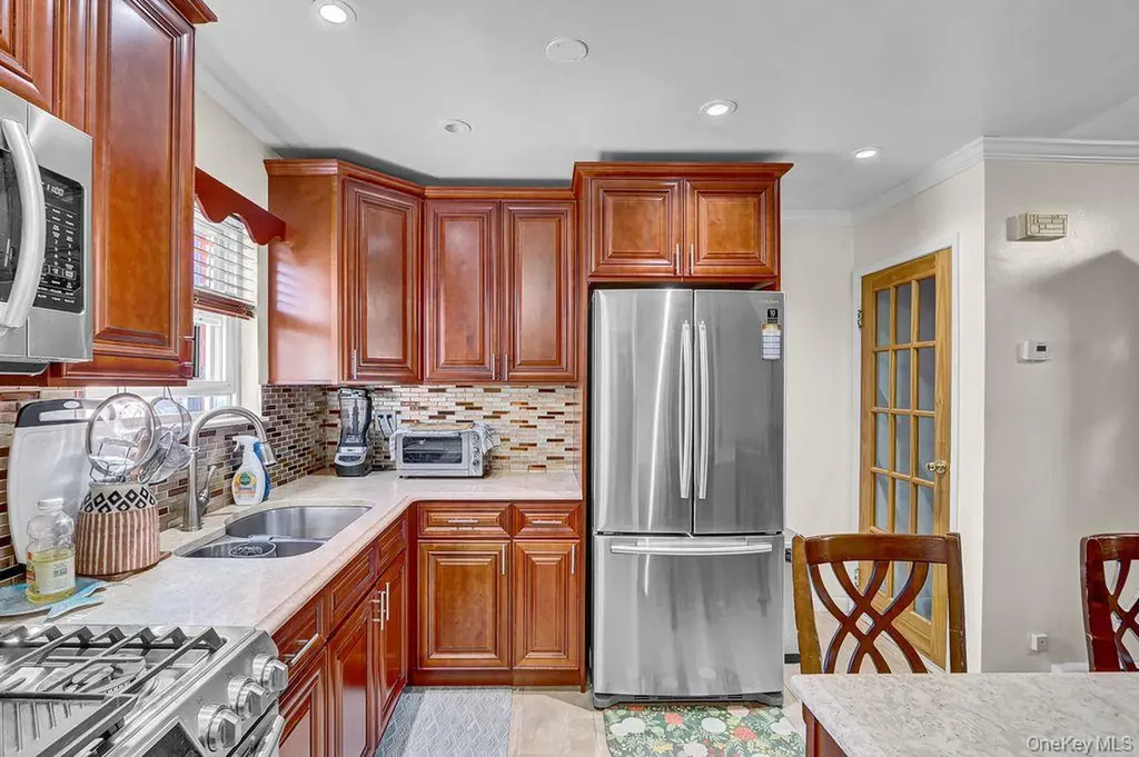 516 Elton Street Brooklyn NY 11208