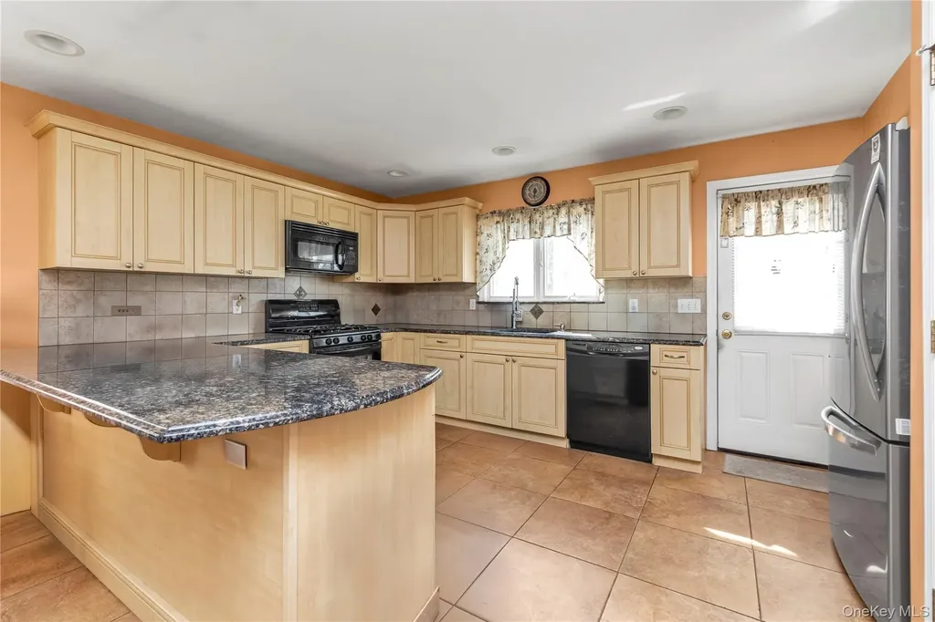 87 Montgomery Avenue Oceanside NY 11572