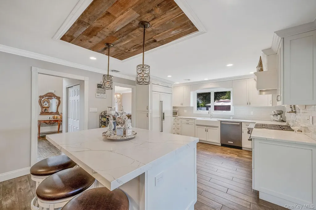 31 Dillon Drive Dix Hills NY 11746