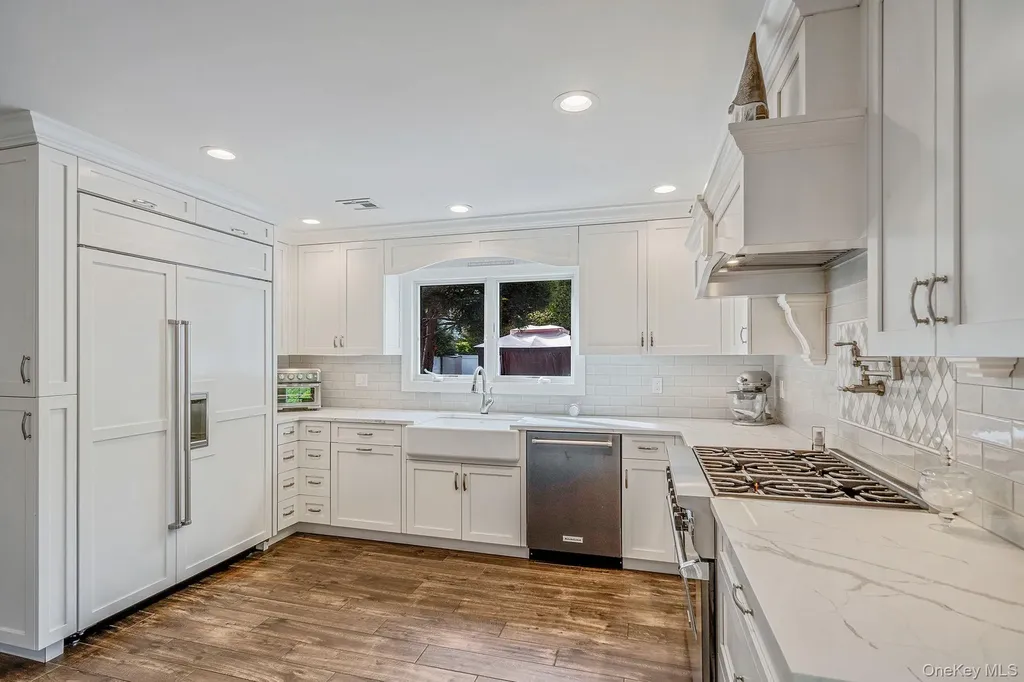 31 Dillon Drive Dix Hills NY 11746